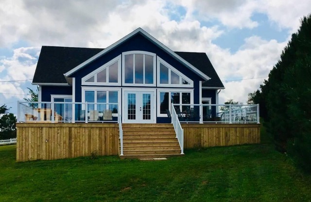 Modern and Beautiful 2 Bedroom in Stanley Bridge with beautiful vistas