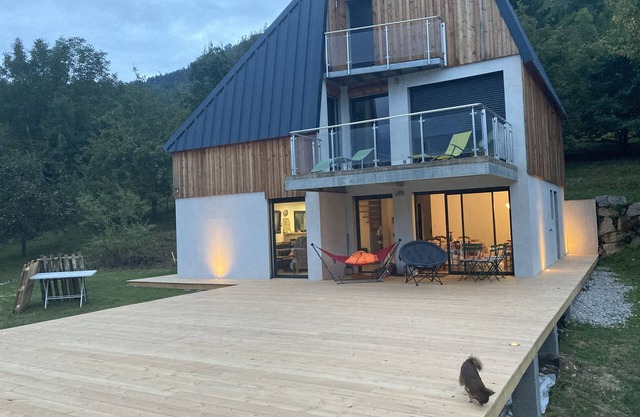 moderne und komfortable Villa mit herrlichem Blick in den Pyrenäen Ariege