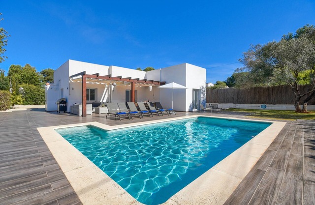 Moderne und komfortable Villa mit privatem Pool in Javea, Costa Blanca, Spanien für 6 Personen