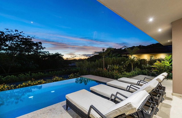 BRAND NEW 2 BR Pool Home in Flamingo Beach