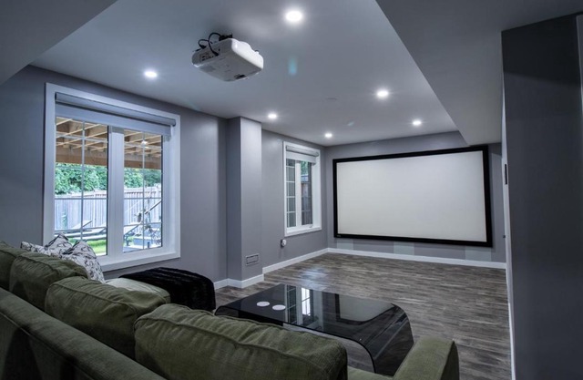 Modern and Cozy Basement Stay in Ajax