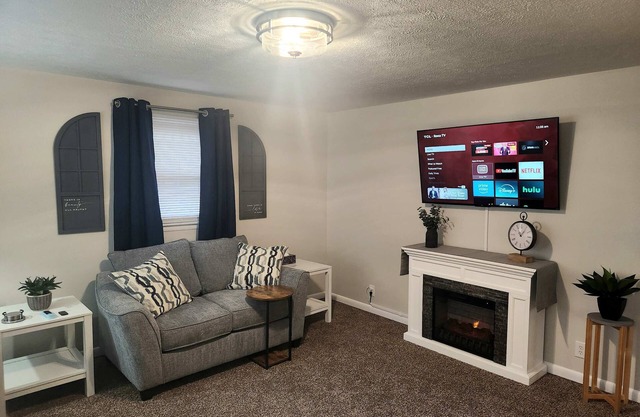Modern and Cozy Space Near Columbus Attractions