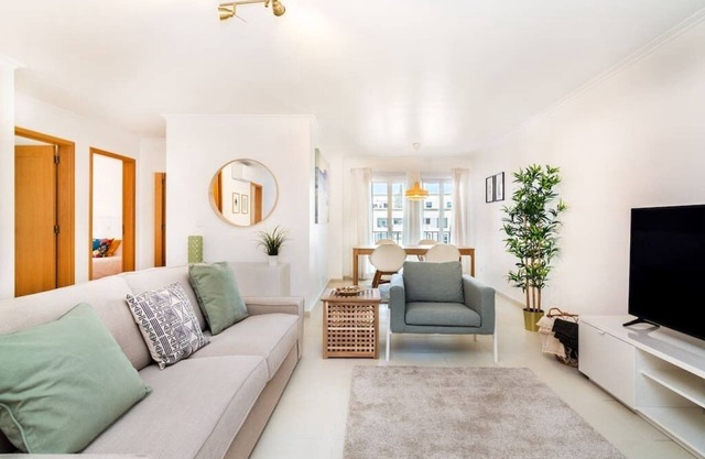 Modern and fully equipped 2-bedroom apartment with private parking in Marvila