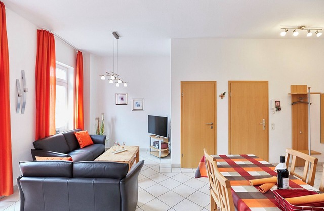 Modern und mit Liebe eingerichtete, großzügig geschnittene Wohnung im Orskern.