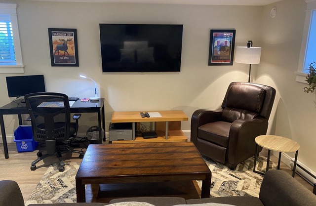 Modern and Private 1 Bedroom Suite.