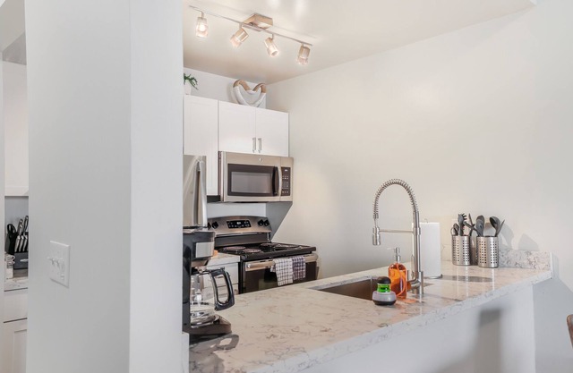 Modern and Serene 2 Bedroom Lake View Gem