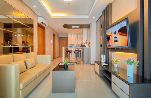 Modern And Spacious 2Br Apartment Green Bay Condominium