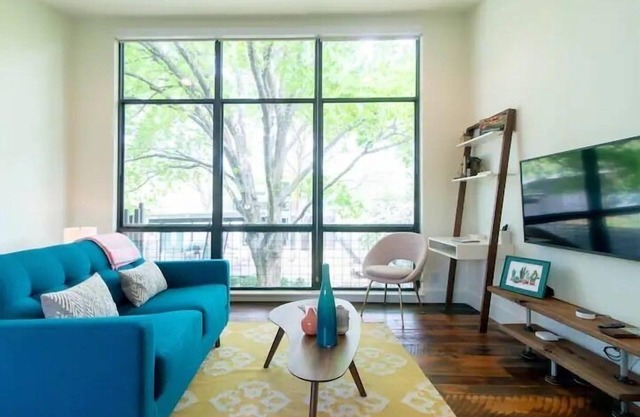 Modern and Spacious Blue Tree House