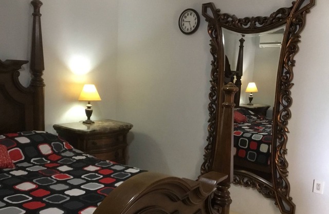 Modern und spasiouce vier Schlafzimmer gelegen in grote berg sonnigem curaca