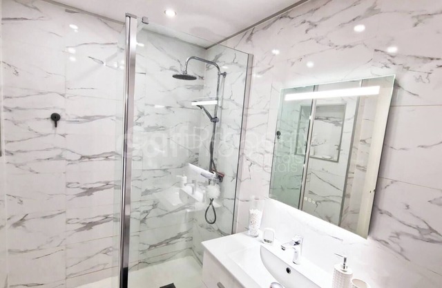 Modern and stylish, 2-bed ground floor apartment