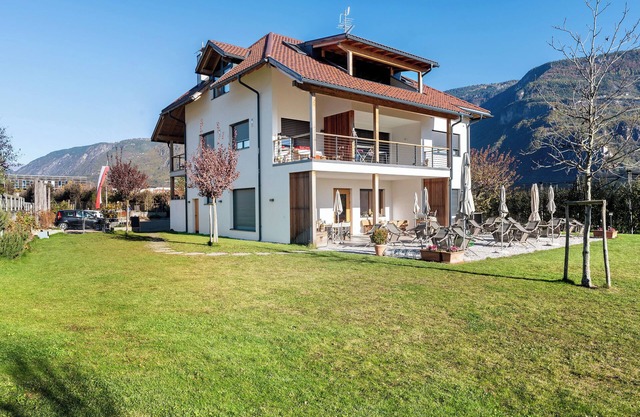 Moderne Ferienwohnung "3 Weger" mit Panoramablick auf die Berge, schönem Balkon und WLAN