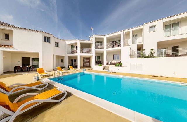moderne wohnung 5 minuten vom meer entfernt mit schwimmbad, klimaanlage und wi-fi