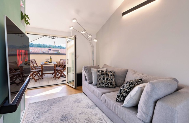 Modern Apartment Double Terrace and Free Parking