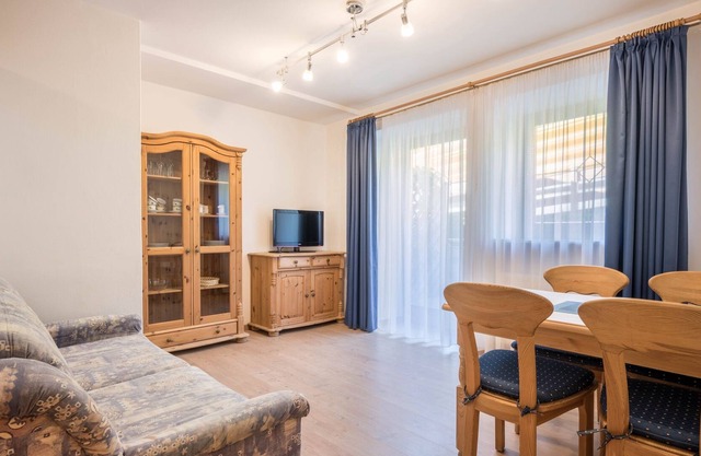 Modernes Apartment Enzian mit Bergblick, WLAN, Sauna, Terrasse und Balkon; Parkplätze vorhanden