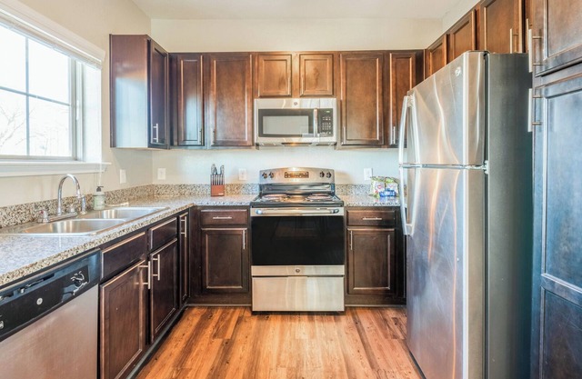 Modern Apartment in Prime Location (ID2787X57)