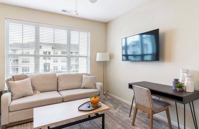 Modern Apartment in Prime Location (ID8982X42)