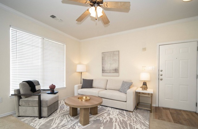 Modern Apartment in Prime Location (ID7083X61)