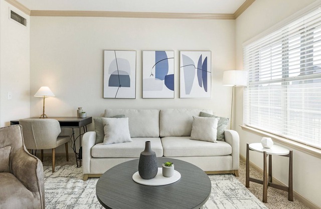 Modern Apartment in Prime Location (ID1181X404)