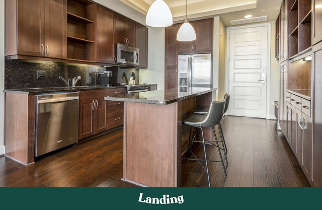 Modern Apartment in Prime Location (ID8502)