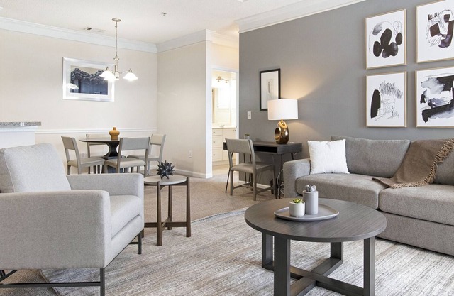Modern Apartment in Prime Location (ID9155X51)