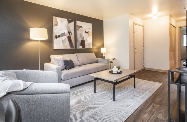 Modern Apartment in Prime Location (ID7026X30)