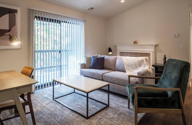 Modern Apartment in Prime Location (ID6628X58)