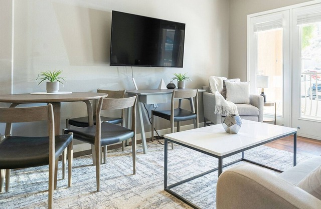 Modern Apartment in Prime Location (ID5789X48)