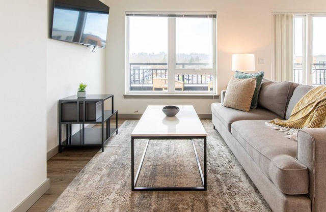Modern Apartment in Prime Location (ID1963X58)