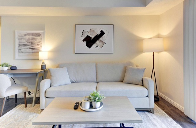 Modern Apartment in Prime Location (ID7595X39)
