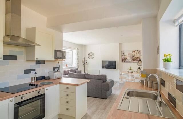 Modern apartment in the Cotswolds sleeps 6