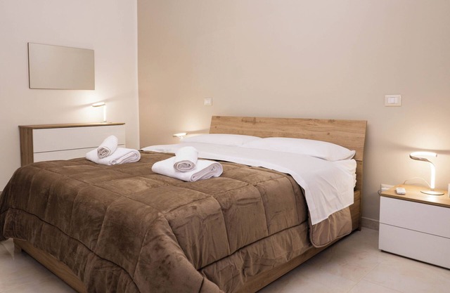 Modern apartment in the heart of Carini, a stone's throw from the square.