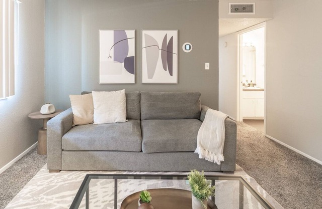 Modern Apartment in Prime Location (ID7515X32)