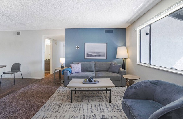 Modern Apartment in Prime Location (ID7515X33)