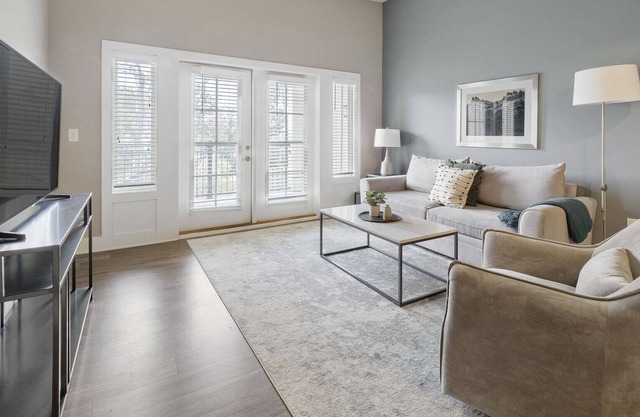 Modern Apartment in Prime Location (ID3528)