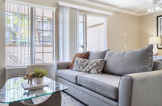 Modern Apartment in Prime Location (ID8322X41)