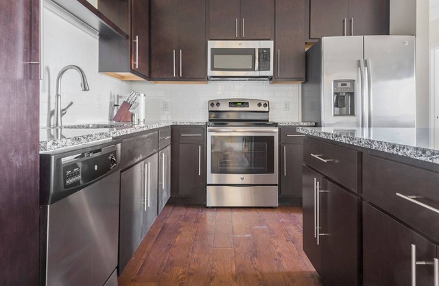 Modern Apartment in Prime Location (ID1180X314)