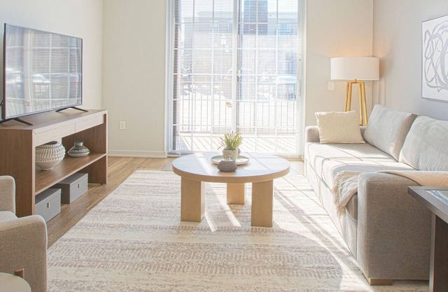 Modern Apartment in Prime Location (ID8664X37)