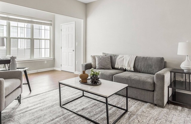 Modern Apartment in Prime Location (ID1249X738)