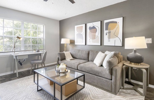 Modern Apartment in Prime Location (ID9296X25)