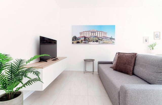 Modern apartment near the center of Como (Tremezzo)