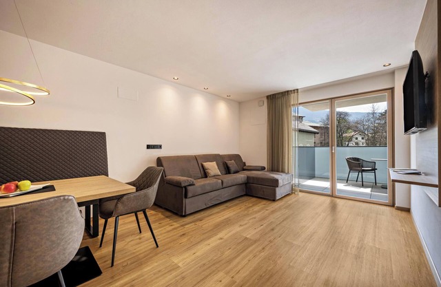 Modernes Apartment “Nice 4” mit Balkon im Zentrum von Brixen