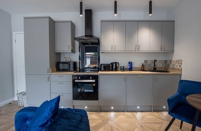 Modern Apartment Off-Road Parking Twin Room Flat 2