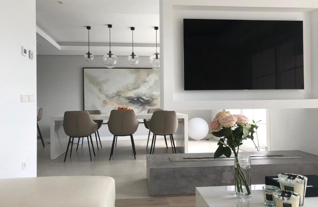 Modern Apartment Puente Romano