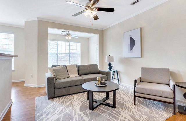 Modern Apartment in Prime Location (ID8999X86)