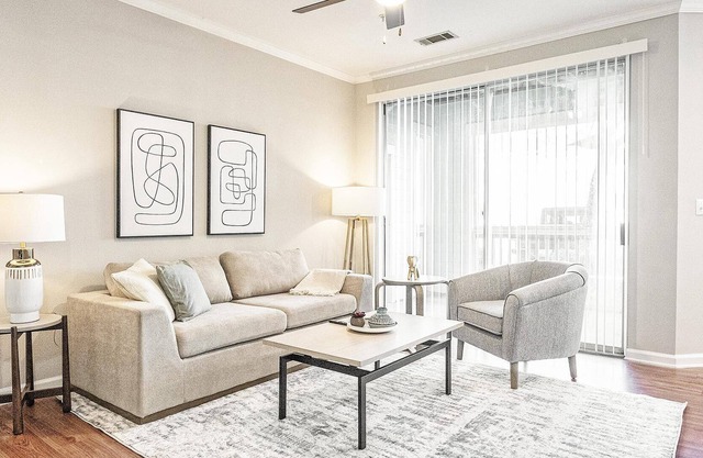 Modern Apartment in Prime Location (ID8999X84)