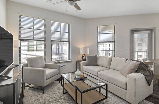 Modern Apartment in Prime Location (ID1167X724)