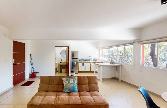 Modern apartment with well-equipped kitchenette - walk to Chapultepec Park