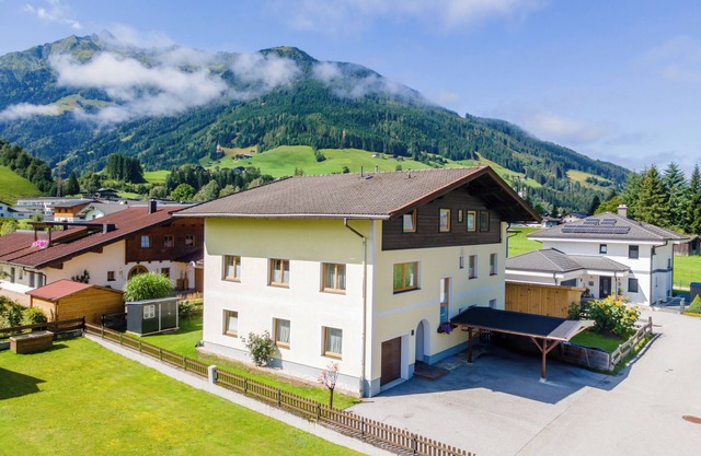 Moderne Wohnung mit Charme und Nostalgie