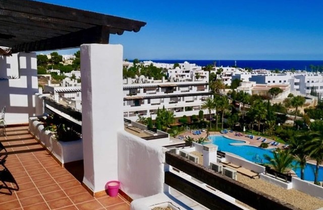 Modernes Apartment mit WIFI, sehr großer Terrasse, Meerblick
