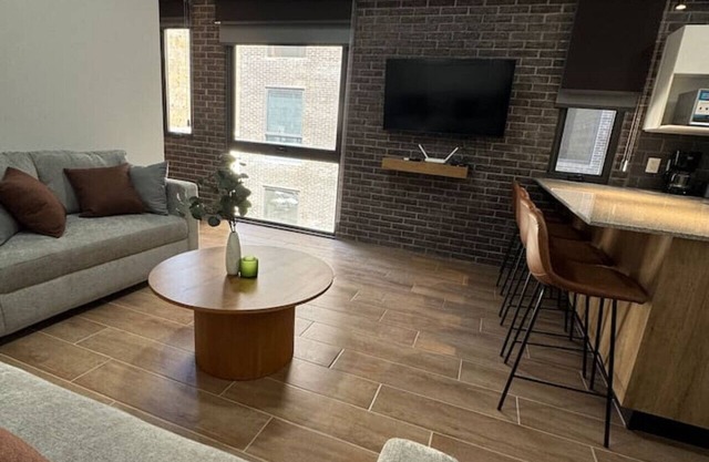 Modern apt in Col Americana